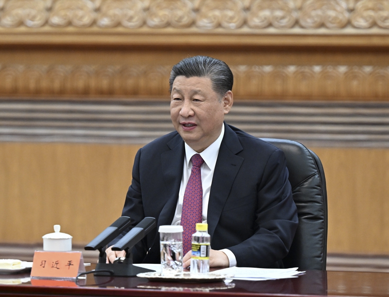 4月10日下午，中共中央总书记习近平在北京会见马英九一行。新华社记者 谢环驰 摄