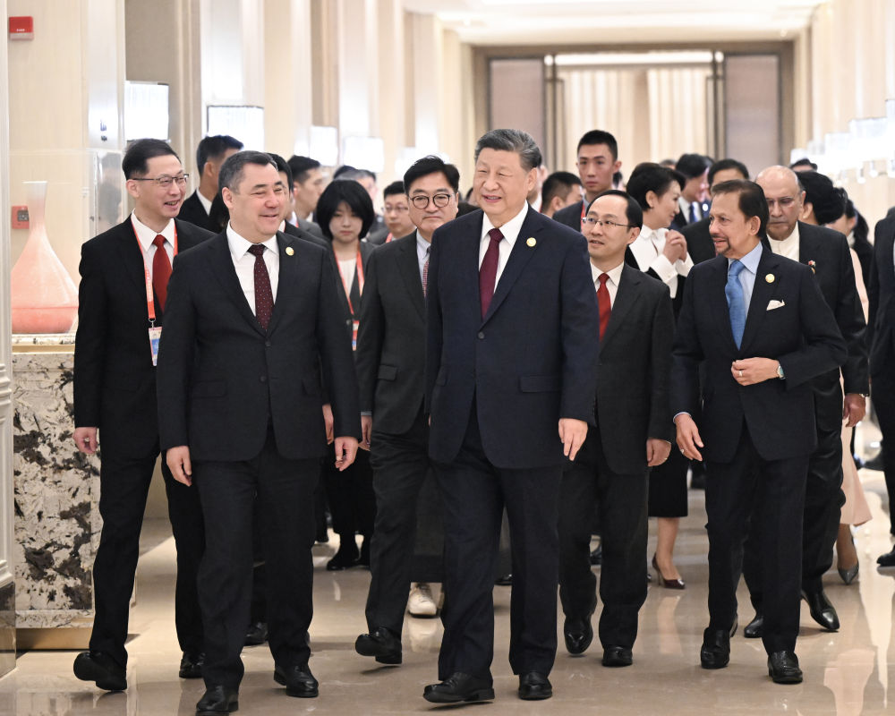 2月7日中午，国家主席习近平和夫人彭丽媛在黑龙江省哈尔滨市太阳岛宾馆举行宴会，欢迎来华出席哈尔滨第九届亚洲冬季运动会开幕式的国际贵宾。新华社记者 谢环驰 摄